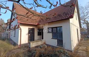 Eladó családi ház