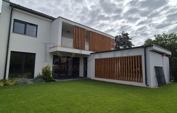 Eladó családi ház