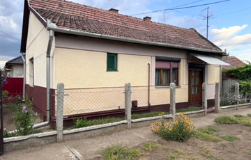 Eladó családi ház