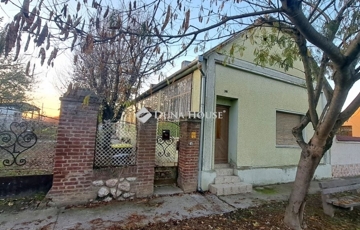 Eladó családi ház