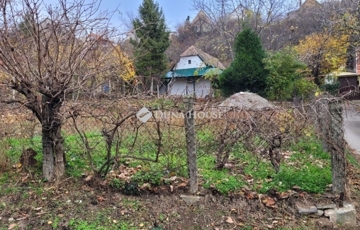 Eladó telek/földterület