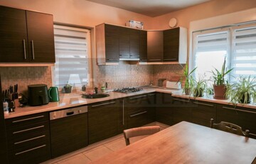 Eladó családi ház