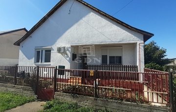 Eladó családi ház