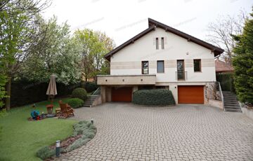 Eladó családi ház