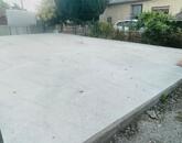 Szőnyben, a főúton 1059 m²-es telek befejezésre váró házikóval eladó!