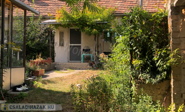 Eladó családi ház és magánszállás Balatonudvariban!                                 