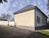 Tiszaföldvári üzem 259 m2-es épülettel eladó!