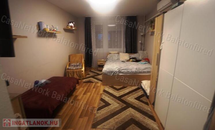 Egy kis festés és már be is költözhetsz - ELADÓ LAKÁS VESZPRÉMBEN