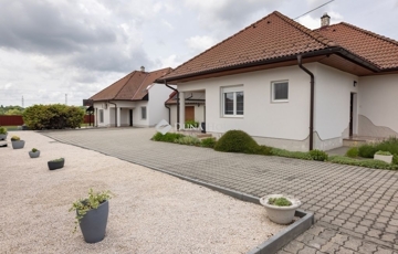 Eladó családi ház