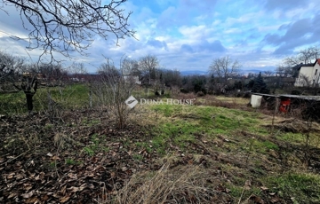 Eladó telek/földterület