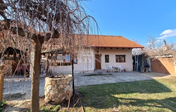 Eladó családi ház