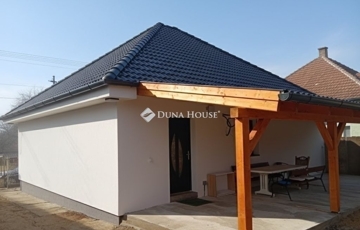 Eladó családi ház