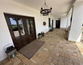 Jól megközelíthető tanya komplexum eladó akár üzleti célra is!