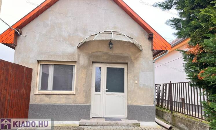 Kertvárosi kis ház                                 