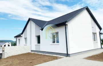 Eladó családi ház