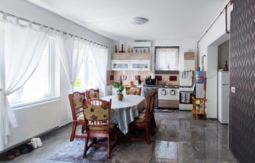 Eladó családi ház