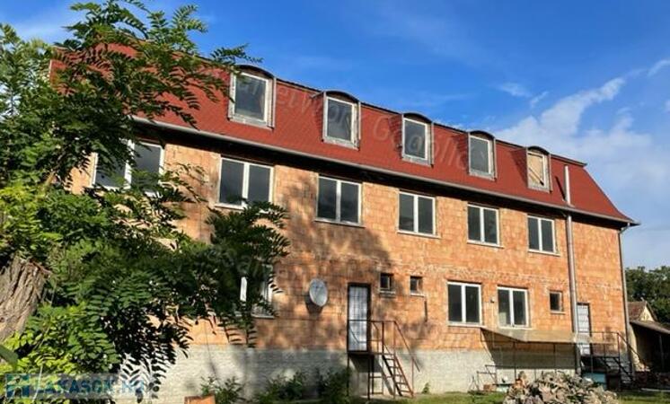 Szerkezetkész, 25 szobás épület                                 