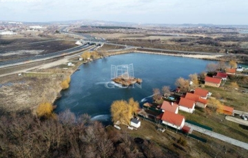 Eladó telek/földterület