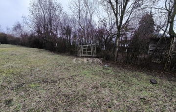 Eladó telek/földterület