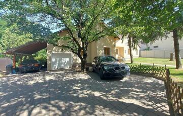 Eladó családi ház