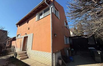 Eladó családi ház