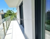 Eladó lakás Pécs 190 000 000 Ft