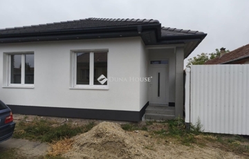 Eladó családi ház