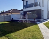 Eladó családi ház Győr 279 000 000 Ft