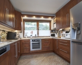 Eladó családi ház Gyenesdiás 248 000 000 Ft