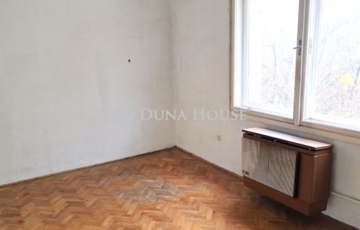 Eladó lakás