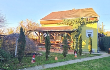 Eladó családi ház