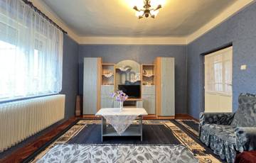 Eladó családi ház