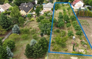 Eladó telek/földterület