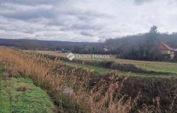Eladó telek/földterület