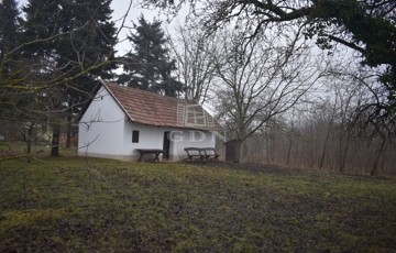 Eladó telek/földterület