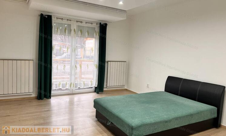 Belvárosi lakás, felszíni parkolóval                                 