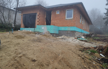 Eladó családi ház