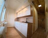 Felújított, erkélyes 2 szobás lakás eladó Cegléd központjában!