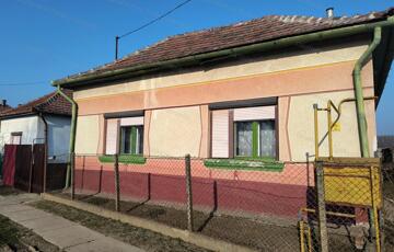 Eladó családi ház