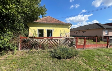 Eladó családi ház