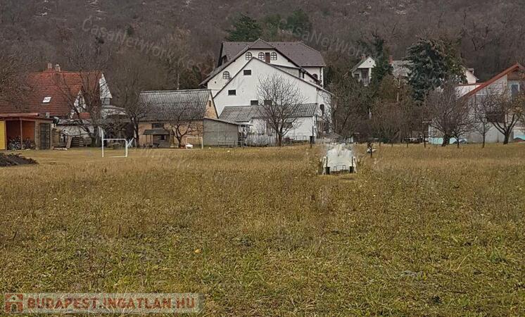 Balatongyörökön eladó belterületi jó fekvésű telek kedvelt utcában                                 