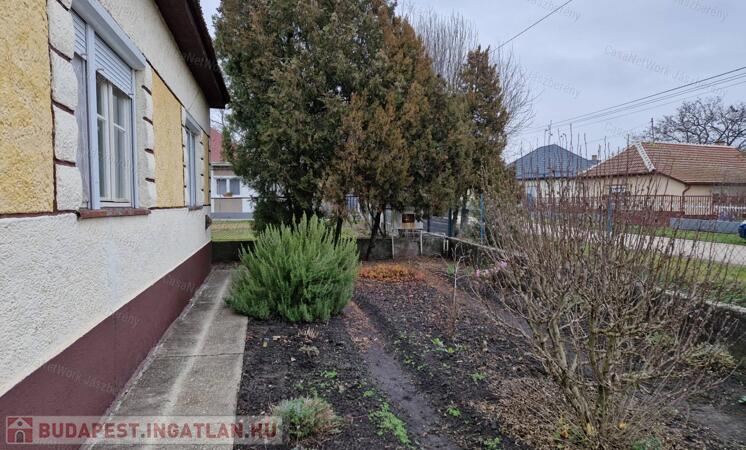 Hevesvezekényen, 101 nm-es, 4 szobás családi ház eladó!                                 