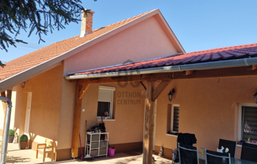 Eladó családi ház