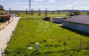 Eladó telek/földterület