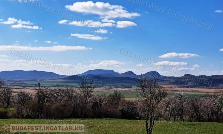Építhető, tájpanorámás- eladó MEZŐGAZDASÁGI TERÜLET KÖVESKÁLON                                 