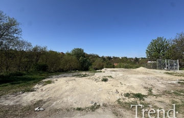 Eladó telek/földterület
