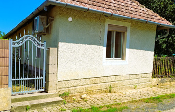 Eladó családi ház