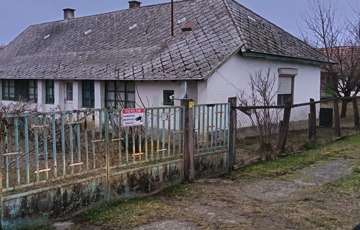 Eladó családi ház