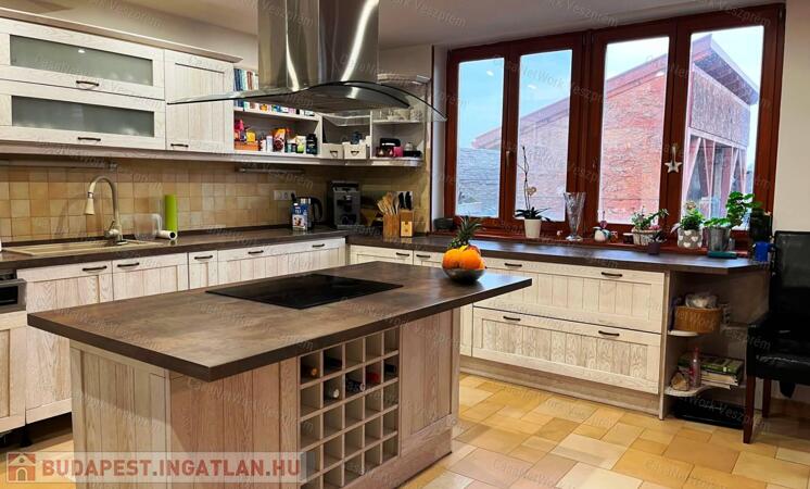 Tótvázsony eladó 7 szobás családi ház                                 