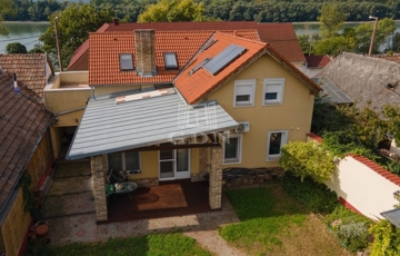 Eladó családi ház